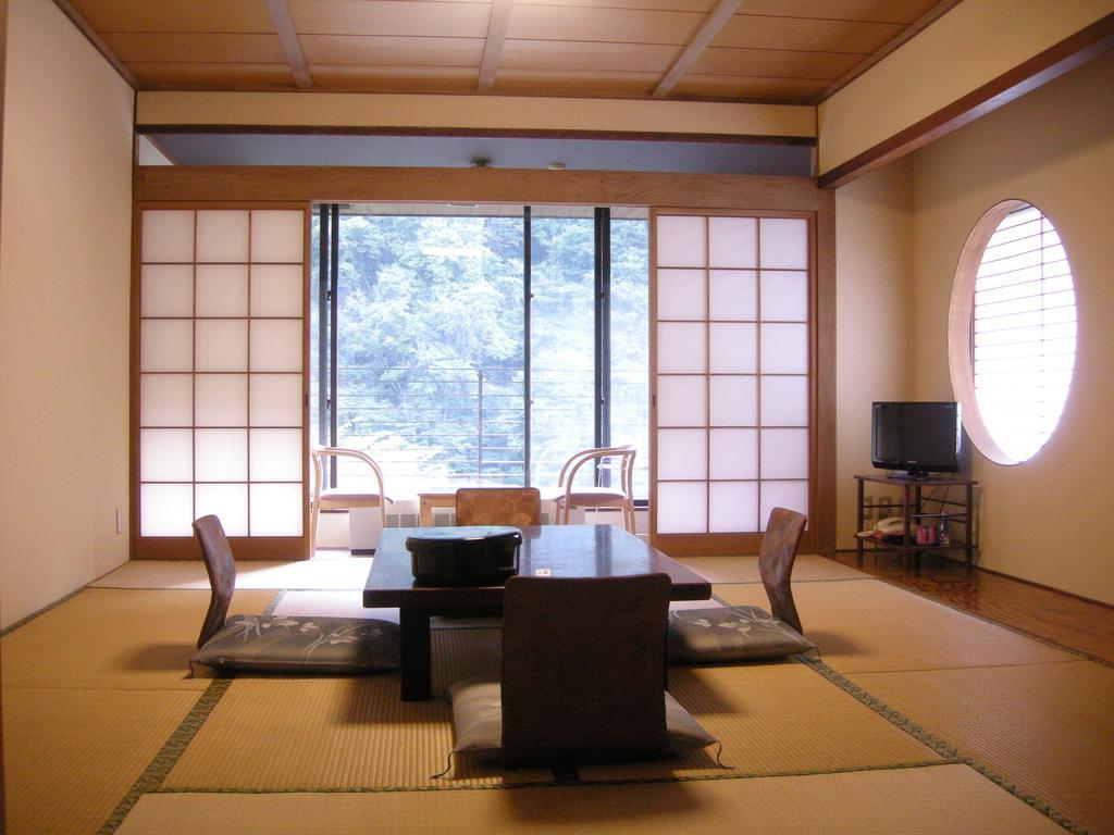 平野屋 旅館 3*